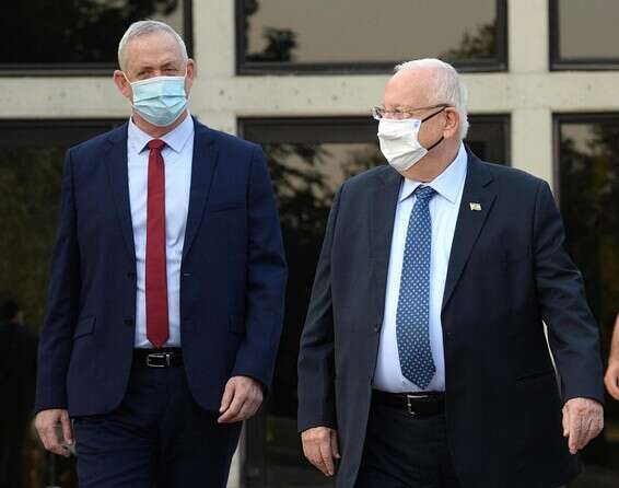 ריבלין וגנץ בטקס. "כוחות המילואים מובילים את המשימה" // צילום: מארק ניימן - לע"מ
